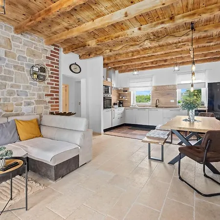 Villa Pietro Comfortable Cabrunici