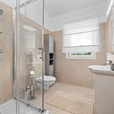 Pietro Comfortable Villa *