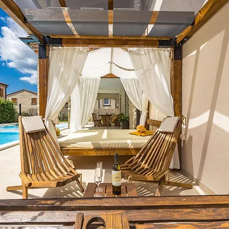 Pietro Comfortable * Cabrunici