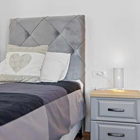 Pietro Comfortable Villa *