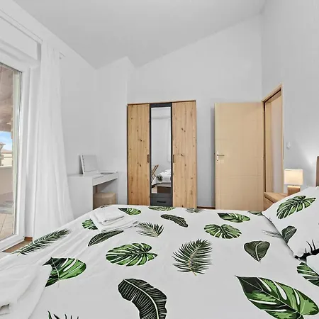 Pietro Comfortable Cabrunici