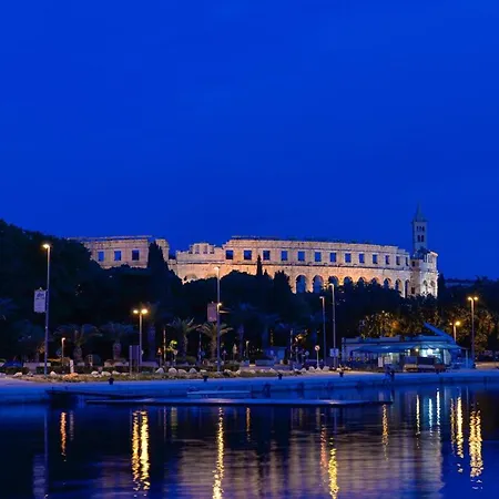 Pietro Comfortable Cabrunici